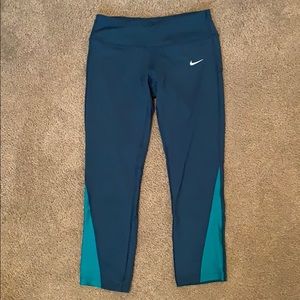 Nike capri leggings